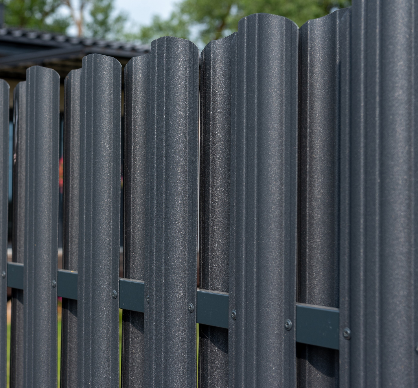 Abgerundete oder gerade geschnittene Metallpfosten - Breite 11cm PO